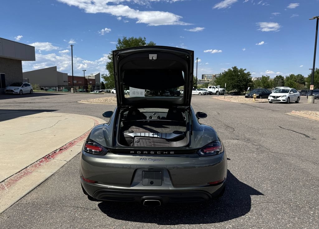 Used 2022 Porsche 718 Cayman w/ Premium Package RWD image 10