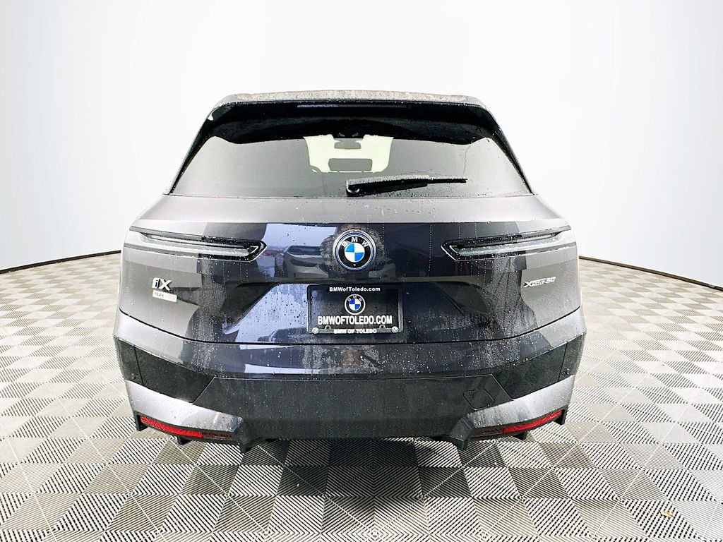 Used 2025 BMW iX xDrive50 image 7