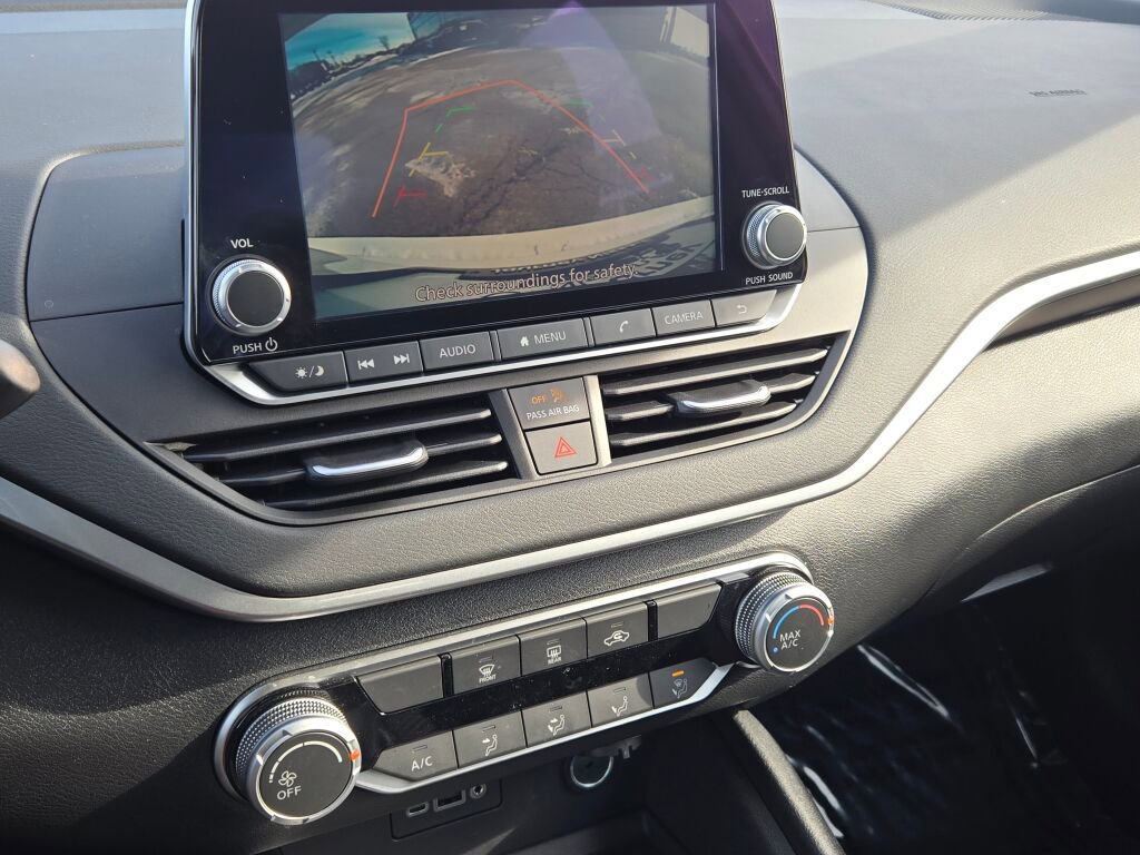 Used 2025 Nissan Altima 2.5 S FWD image 24