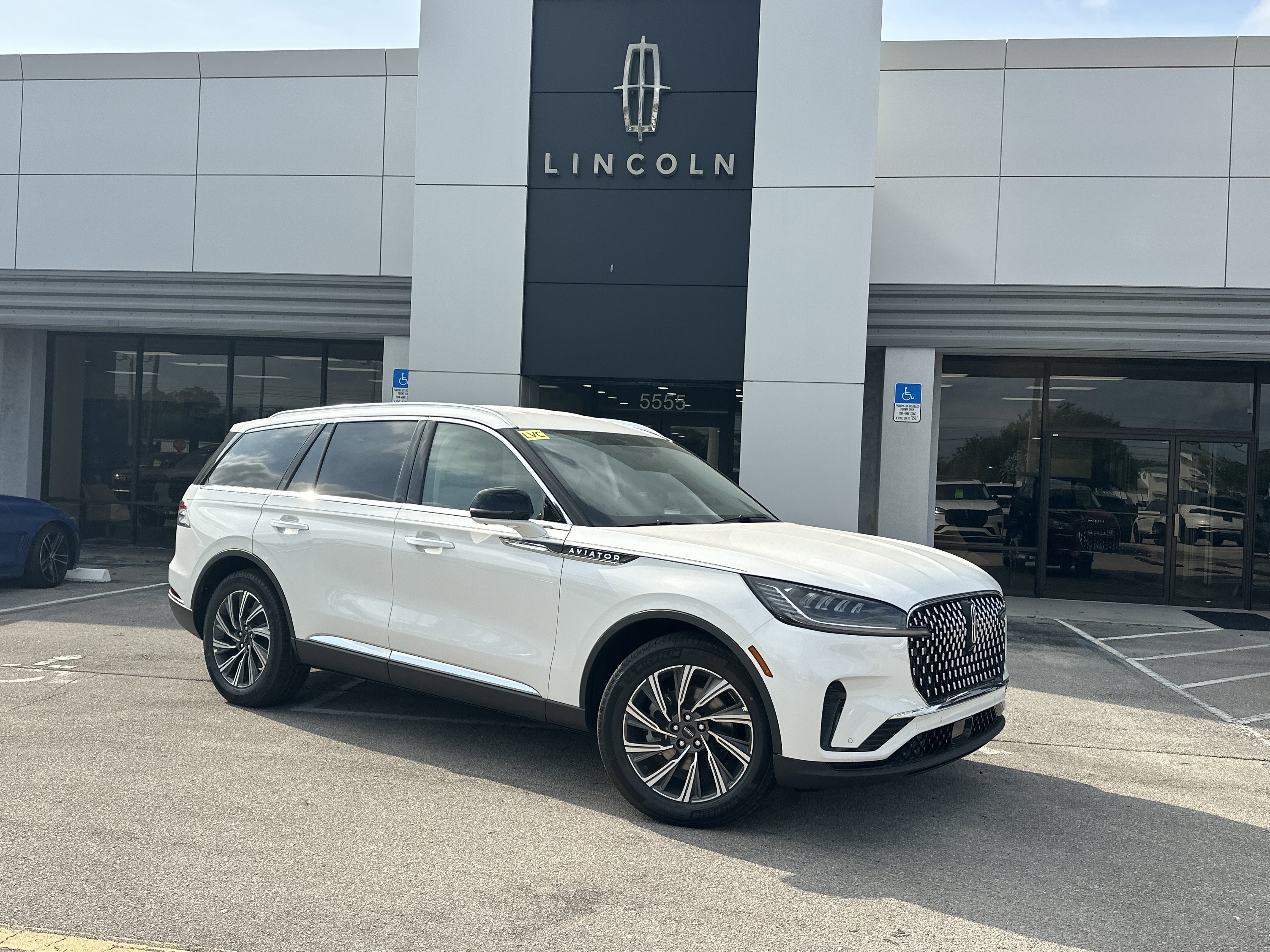 New 2026 Lincoln Aviator 2WD