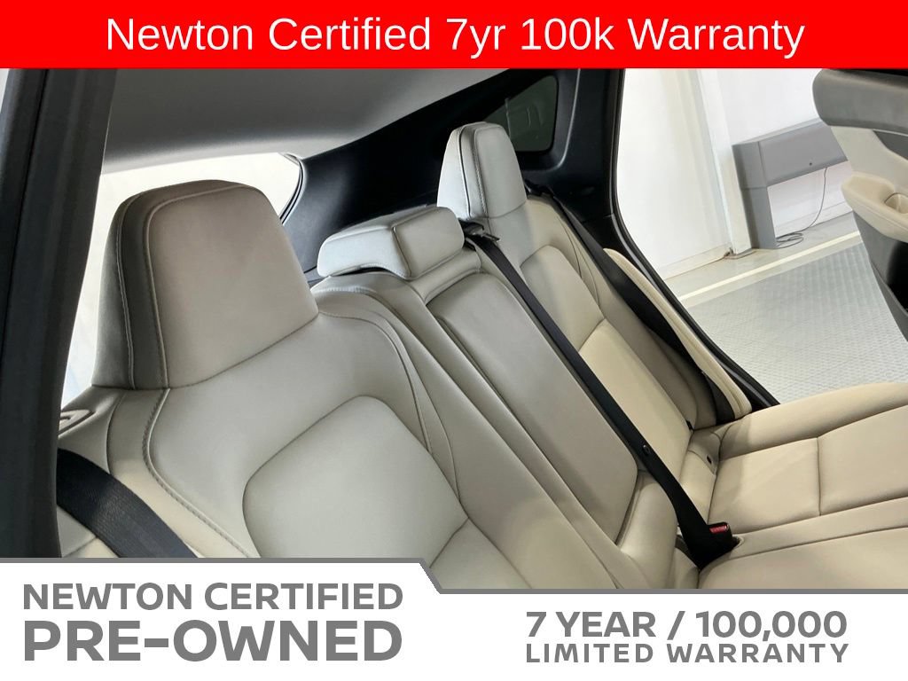 Used 2025 Nissan Murano SV AWD/4WD image 19