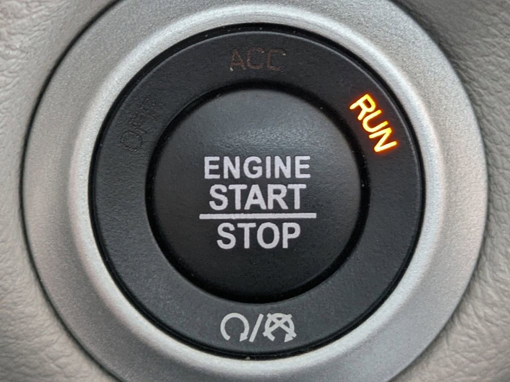 Used 2023 Chrysler Voyager LX image 29