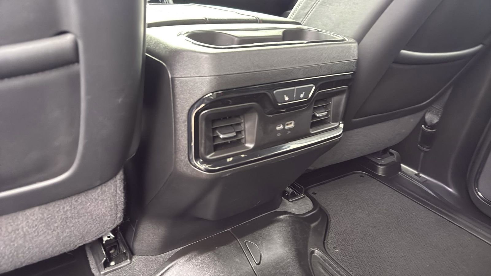 Used 2024 GMC Sierra 2500 AT4X image 28