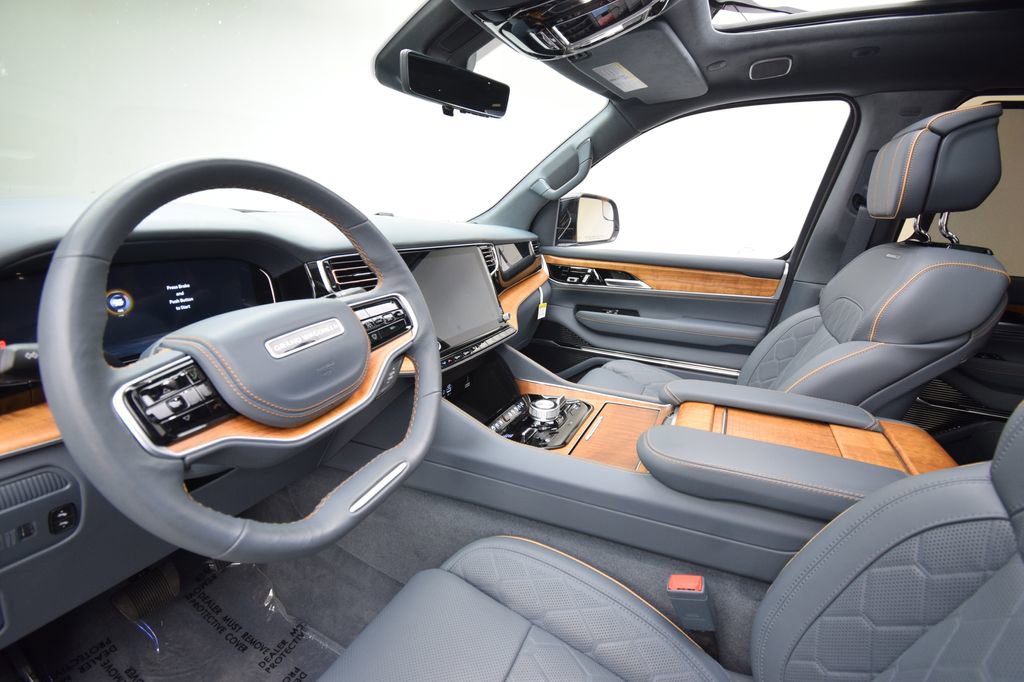 New 2024 Jeep Grand Wagoneer Series III AWD/4WD image 38