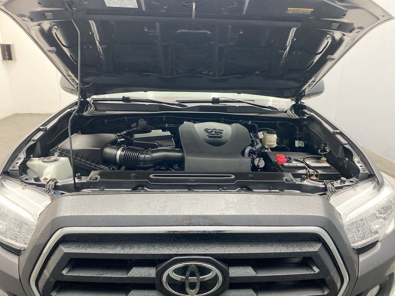 Used 2021 Toyota Tacoma SR5 AWD/4WD image 11