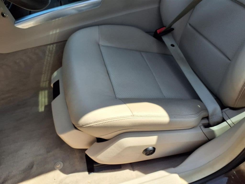 Used 2015 Mercedes-Benz E 350 4MATIC Sedan image 26