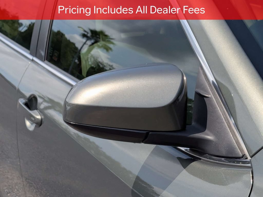 Used 2014 Toyota Camry XLE w/ Moonroof Package FWD image 13