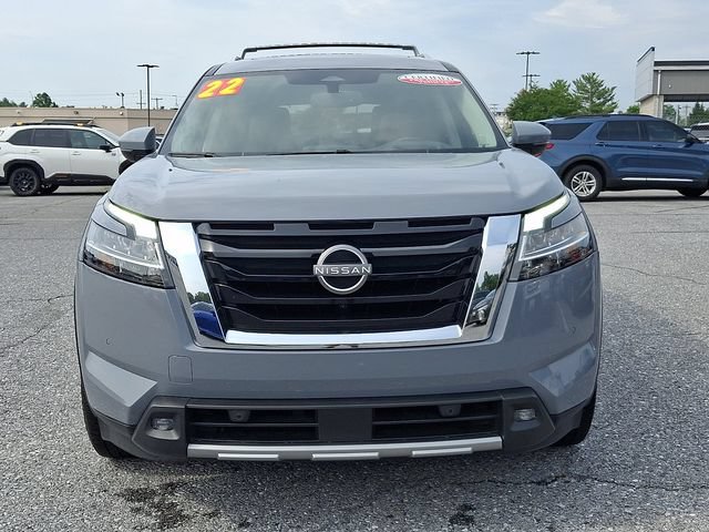 Used 2022 Nissan Pathfinder Platinum w/ Cargo Package AWD/4WD image 2