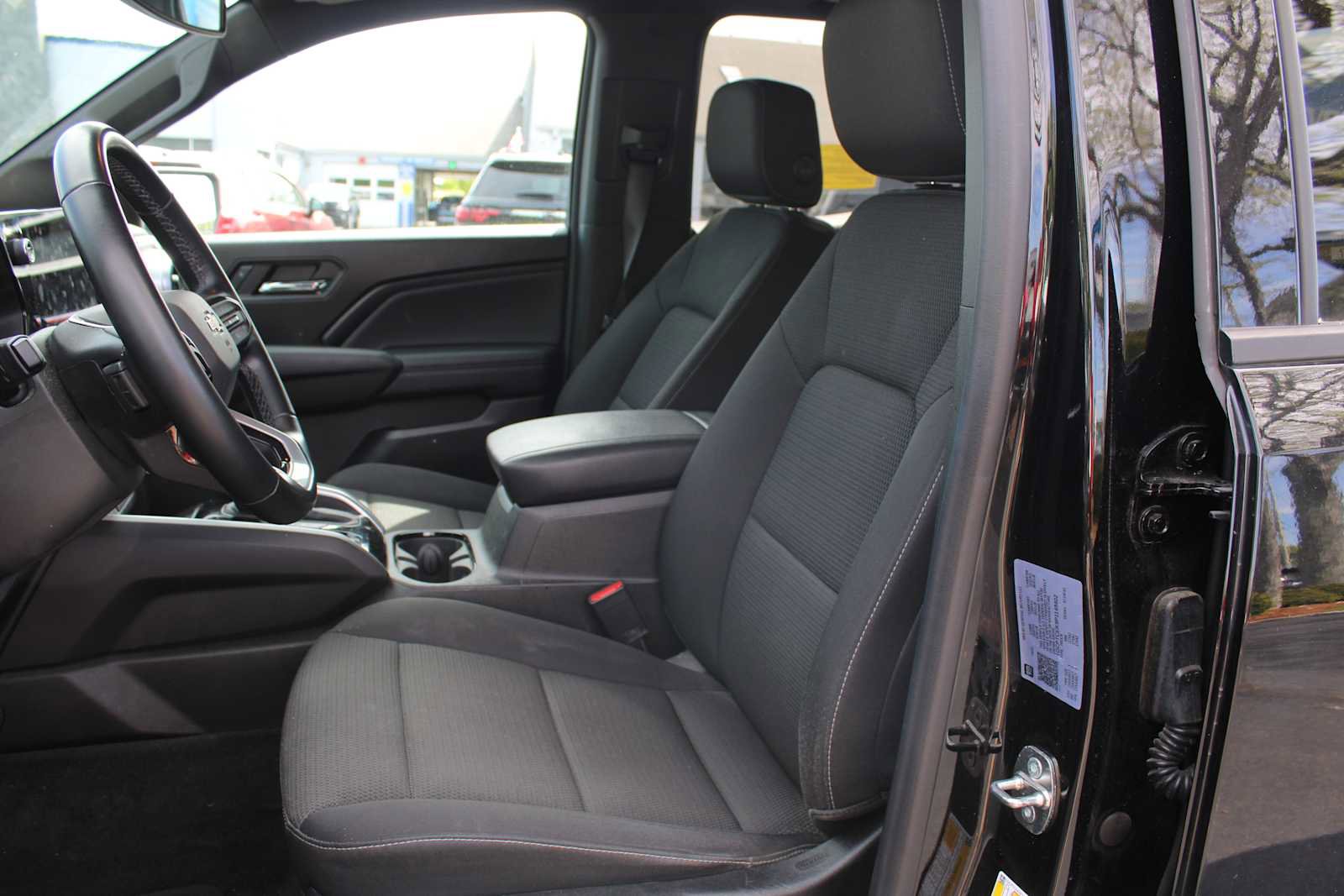Used 2023 Chevrolet Colorado LT w/ LT Convenience Package II AWD/4WD image 5