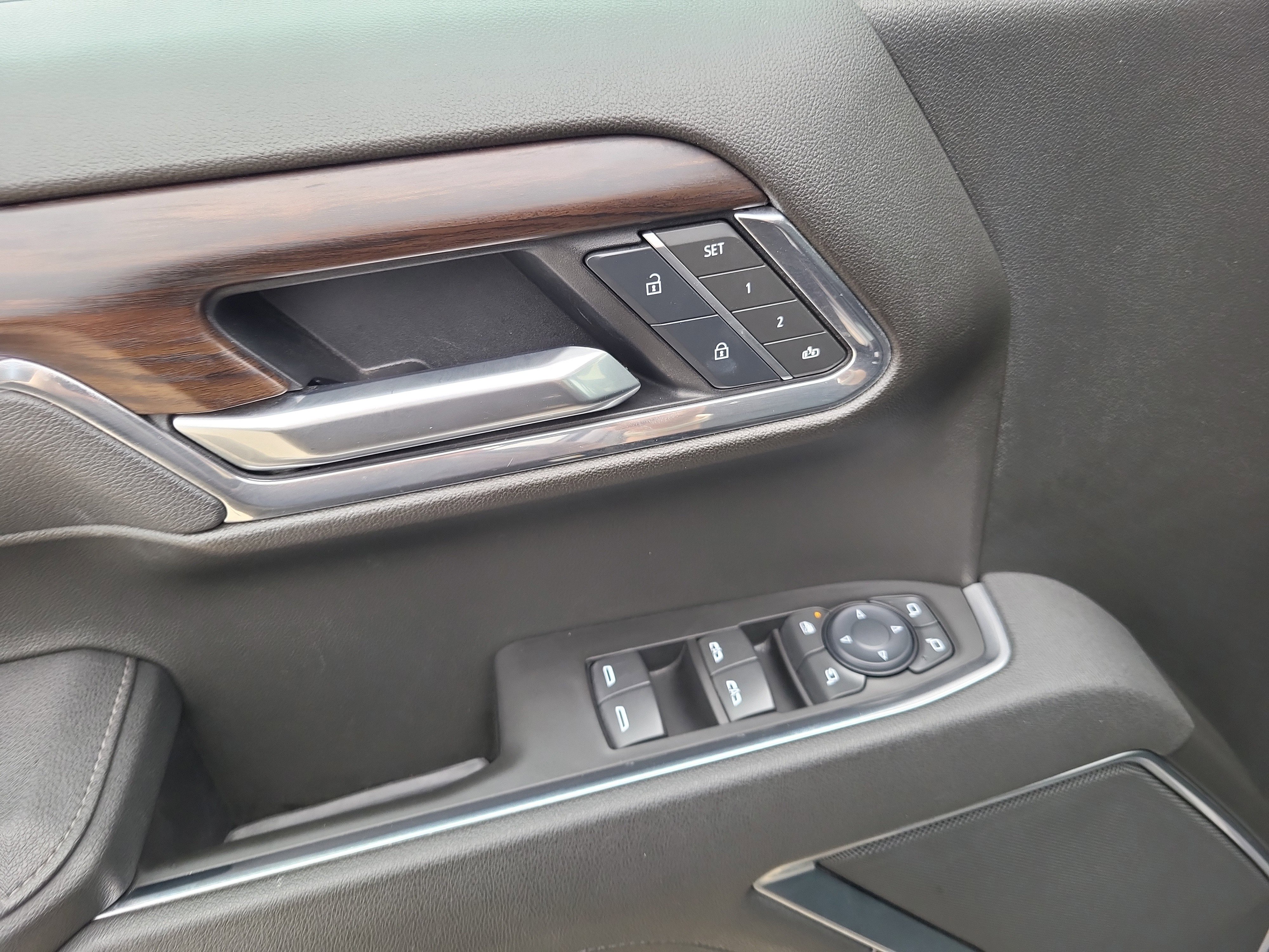 Used 2025 GMC Sierra 1500 SLT image 16