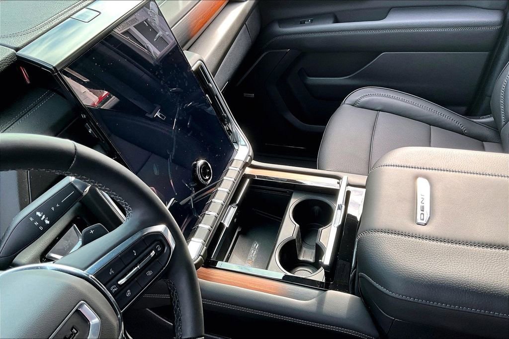 Used 2025 GMC Yukon XL Denali image 17