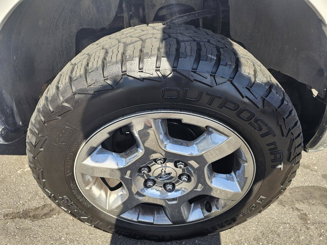 Used 2014 Ford F150 XLT w/ Equipment Group 302A Luxury AWD/4WD image 14
