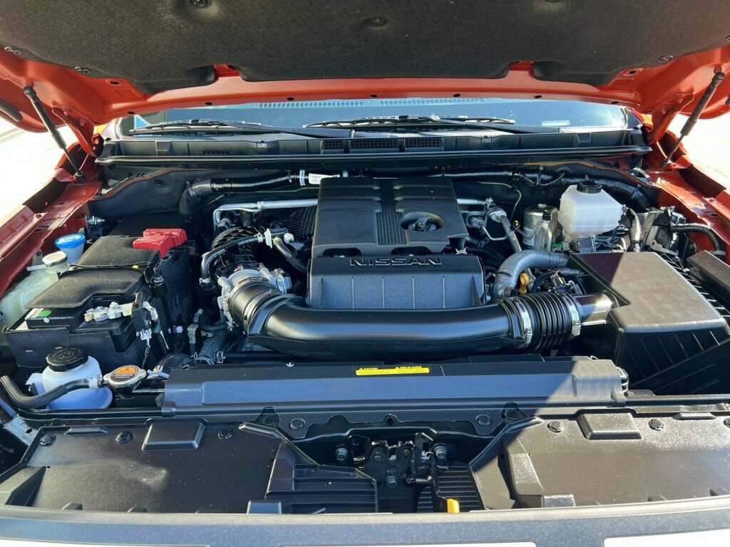 Used 2025 Nissan Frontier PRO-4X w/ Pro Convenience Package AWD/4WD image 8