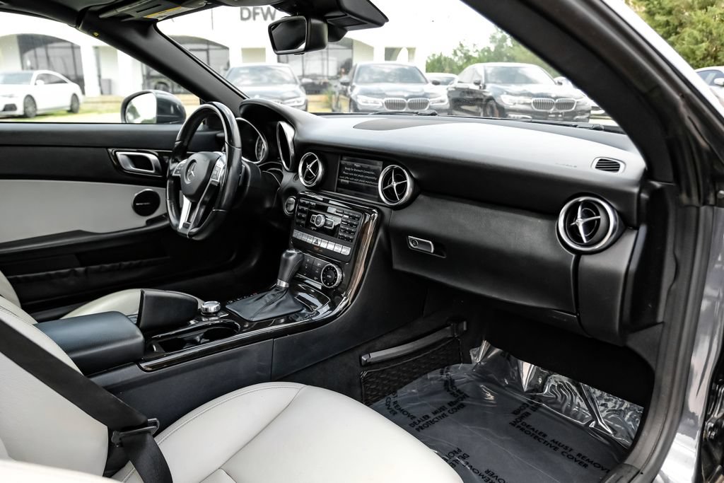 Used 2014 Mercedes-Benz SLK 350 image 10