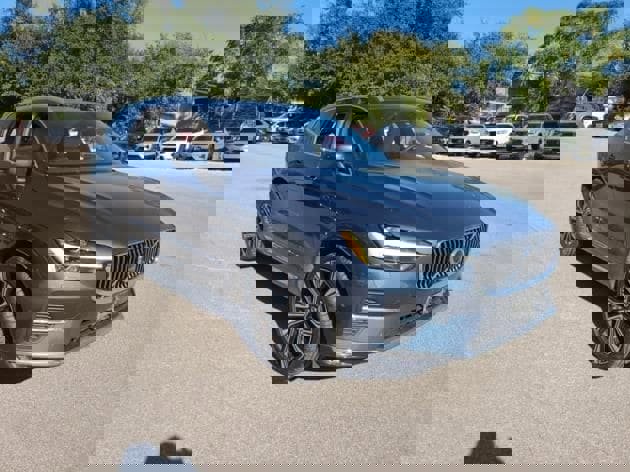 Used 2023 Volvo XC60 B5 Ultimate w/ Climate Package