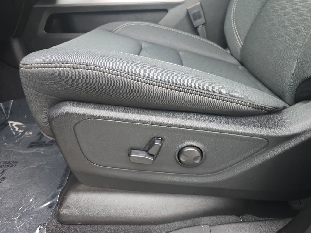 New 2026 RAM 1500 4x4 Crew Cab image 29