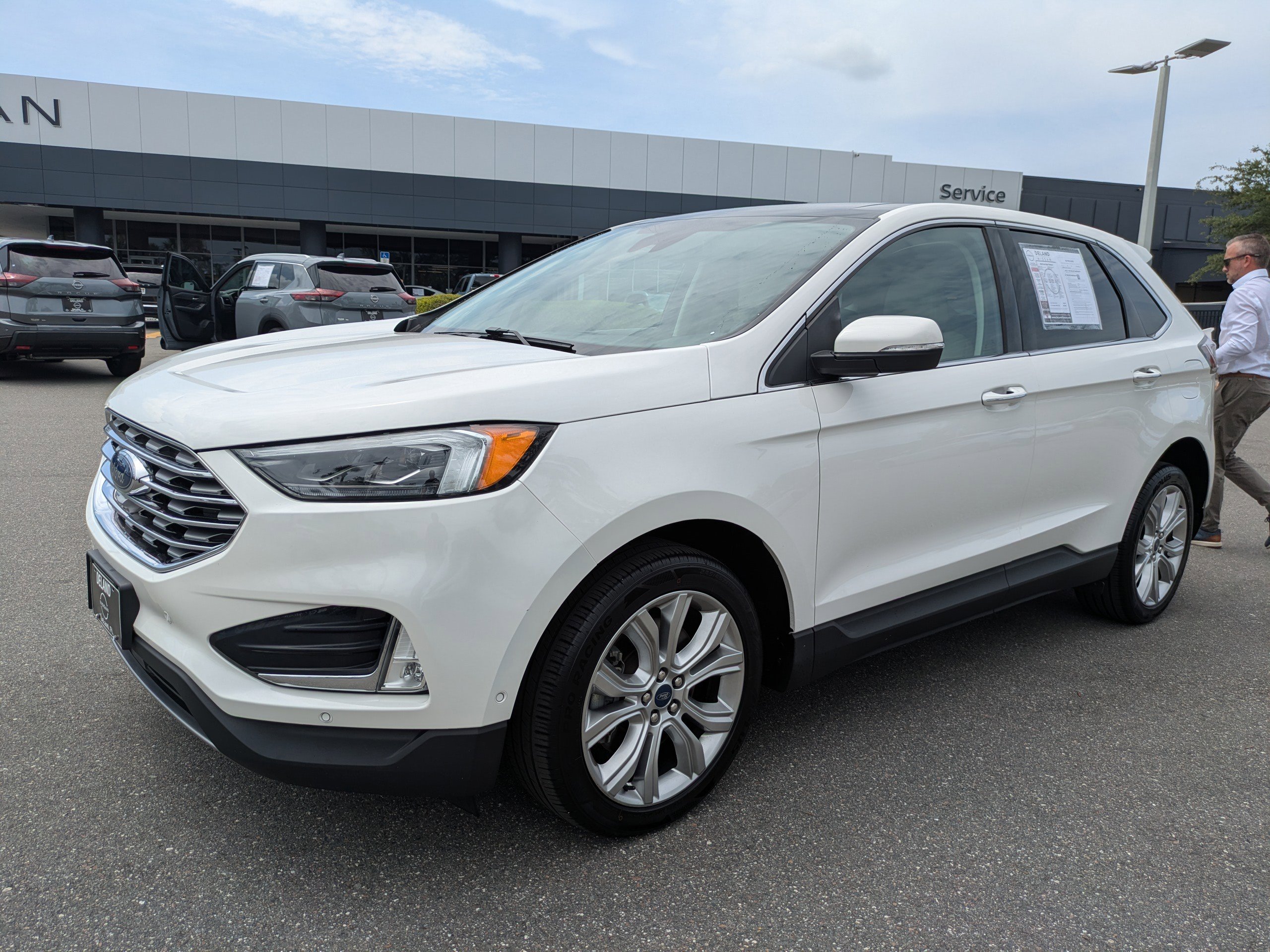 Used 2020 Ford Edge Titanium w/ Equipment Group 301A AWD/4WD image 8