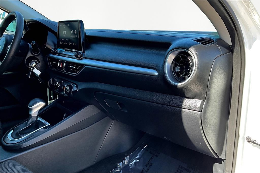 Used 2024 Kia Forte LXS w/ LXS Technology Package image 16