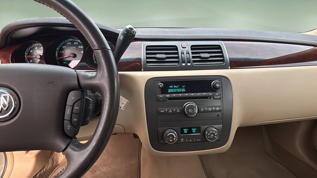 Used 2011 Buick Lucerne CXL FWD image 10