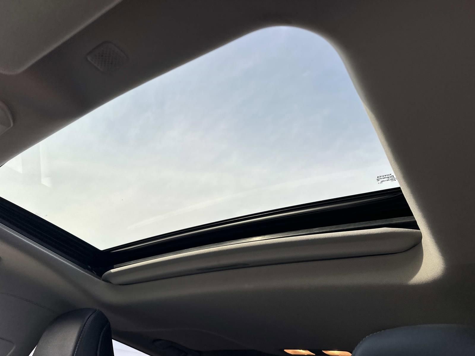 Used 2020 Toyota Highlander Limited image 16