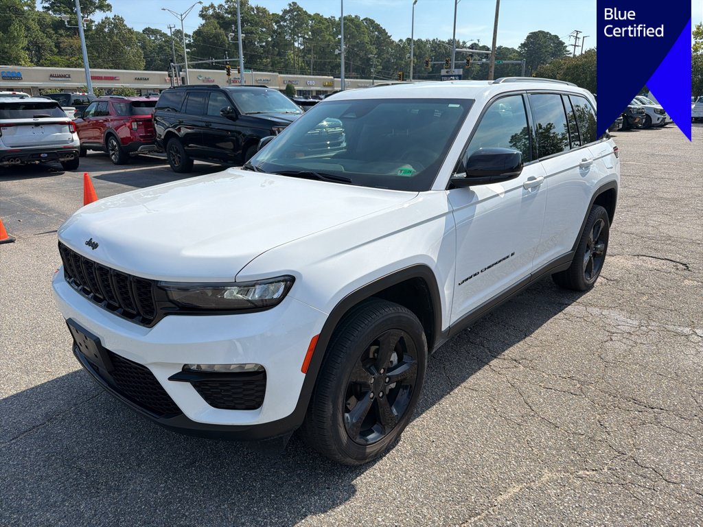 Used 2023 Jeep Grand Cherokee Limited w/ Black Appearance Package AWD/4WD image 1