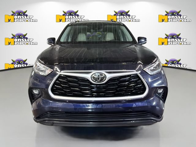 Used 2020 Toyota Highlander XLE AWD/4WD image 2