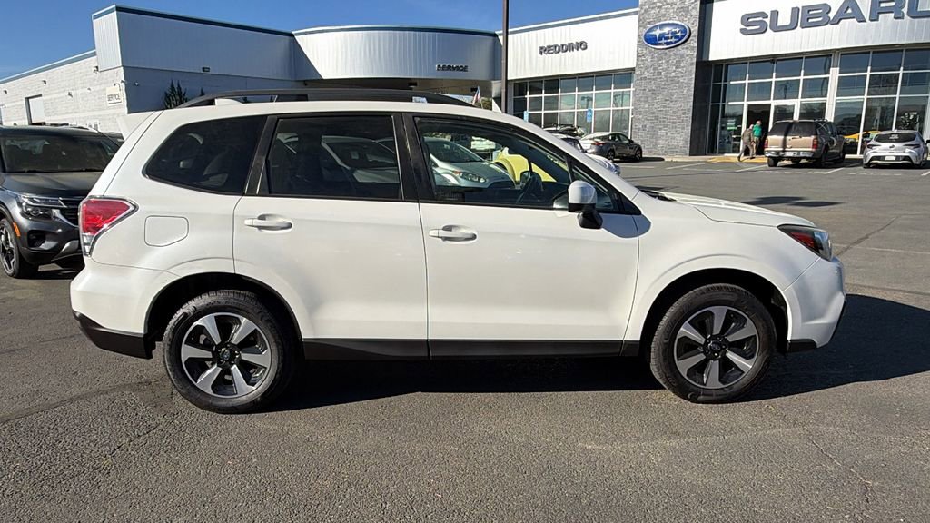 Used 2017 Subaru Forester 2.5i Premium image 3