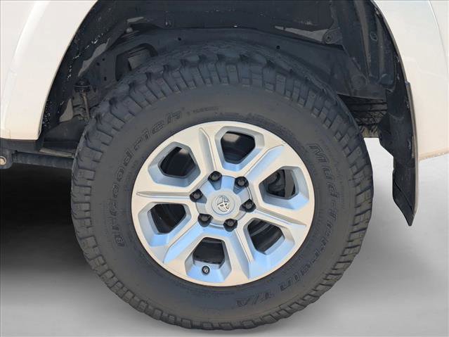 Used 2020 Toyota 4Runner SR5 AWD/4WD image 8