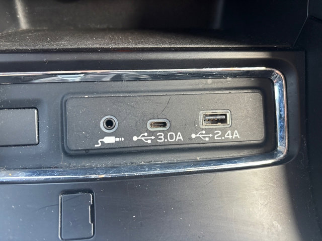 Used 2025 Subaru Ascent Premium image 27