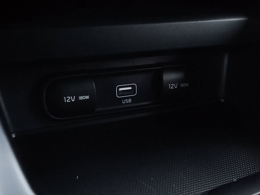 Used 2022 Kia Soul LX image 17