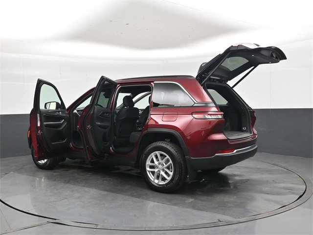 New 2025 Jeep Grand Cherokee Laredo X w/ Luxury Tech Group I image 47