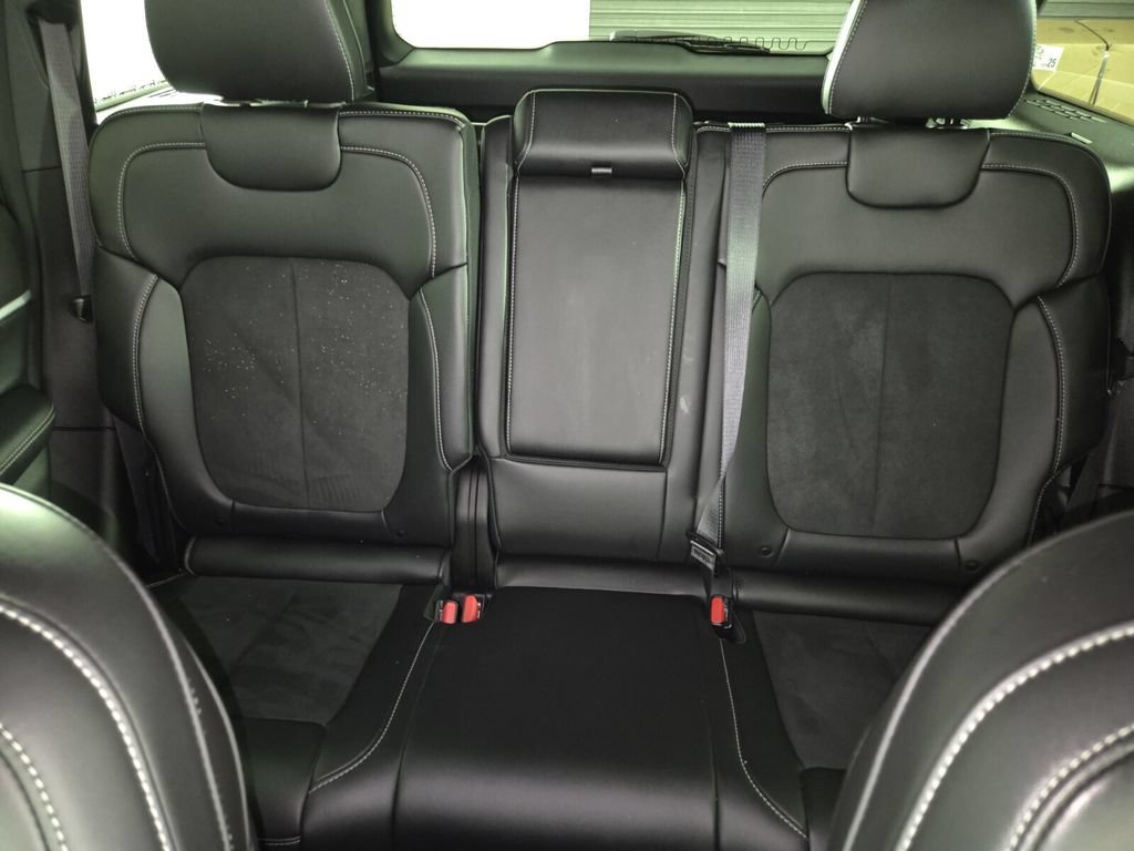 Used 2026 Jeep Grand Cherokee Altitude RWD image 21