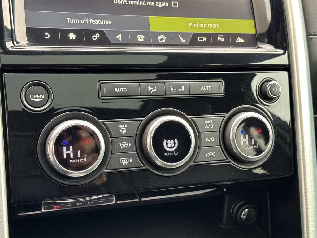 Certified 2018 Land Rover Discovery HSE image 26