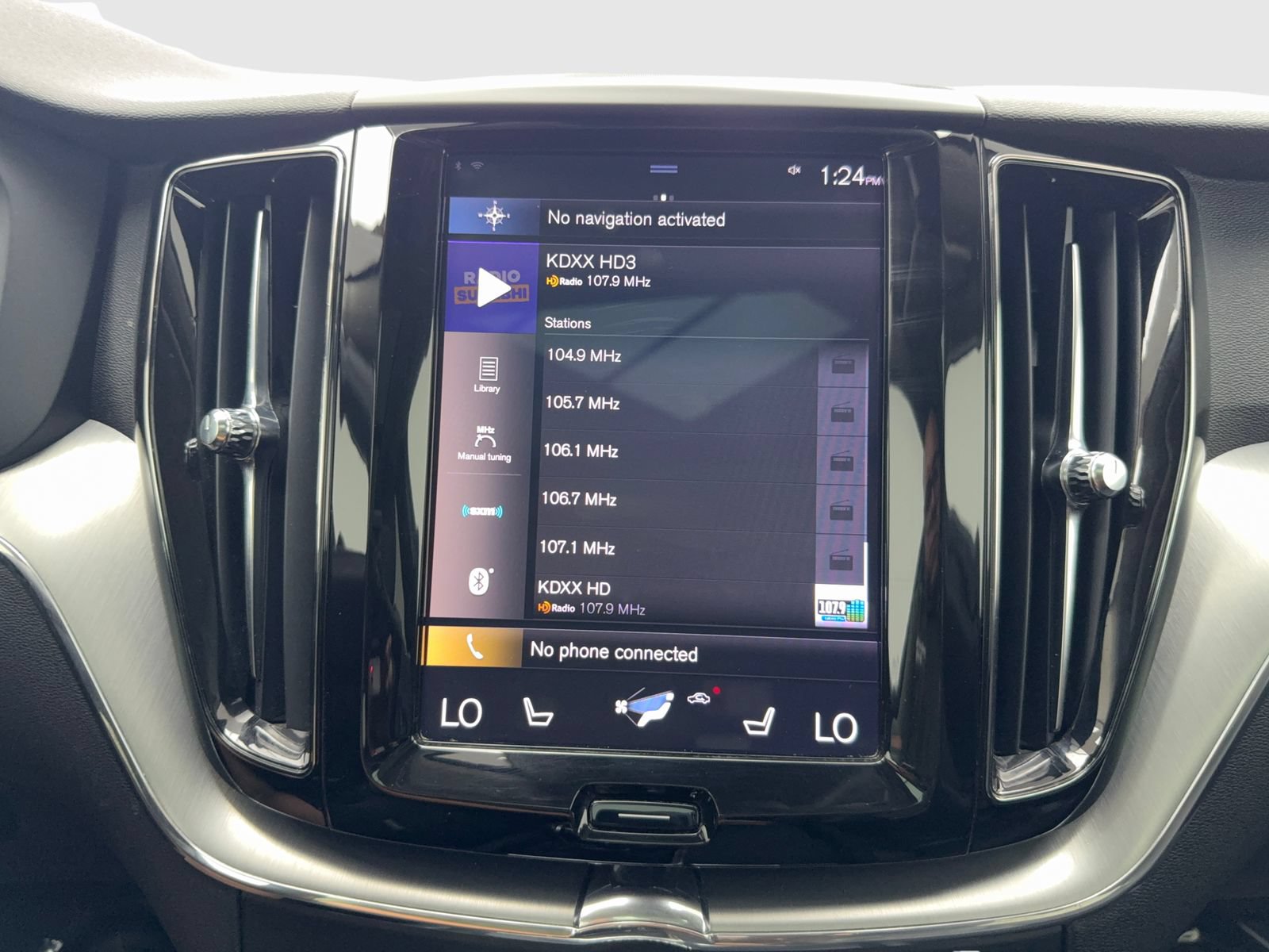 Used 2019 Volvo XC60 T5 Momentum w/ Premium Package AWD/4WD image 28