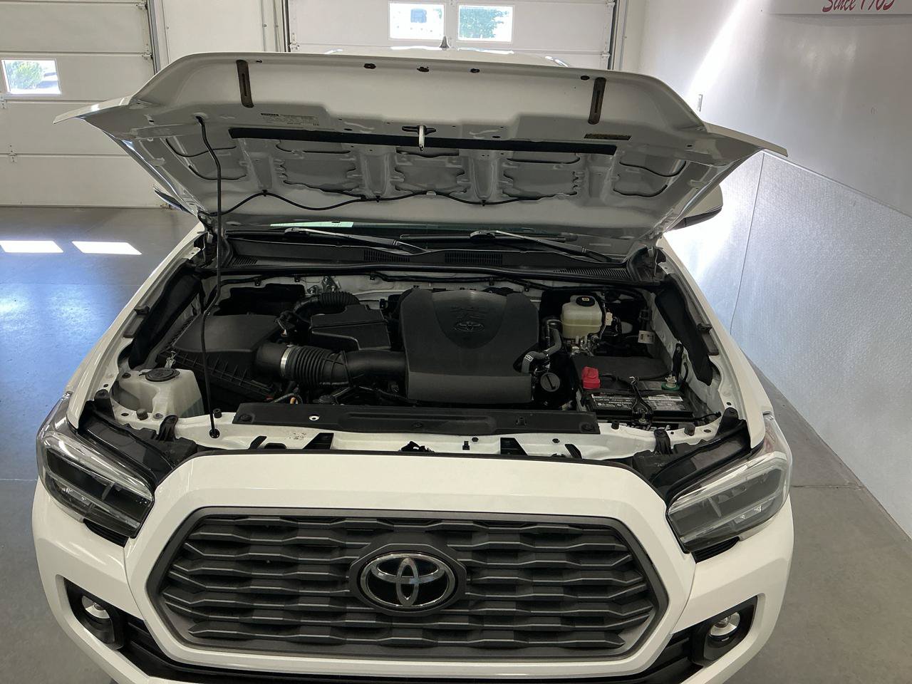 Used 2021 Toyota Tacoma TRD Off-Road AWD/4WD image 25