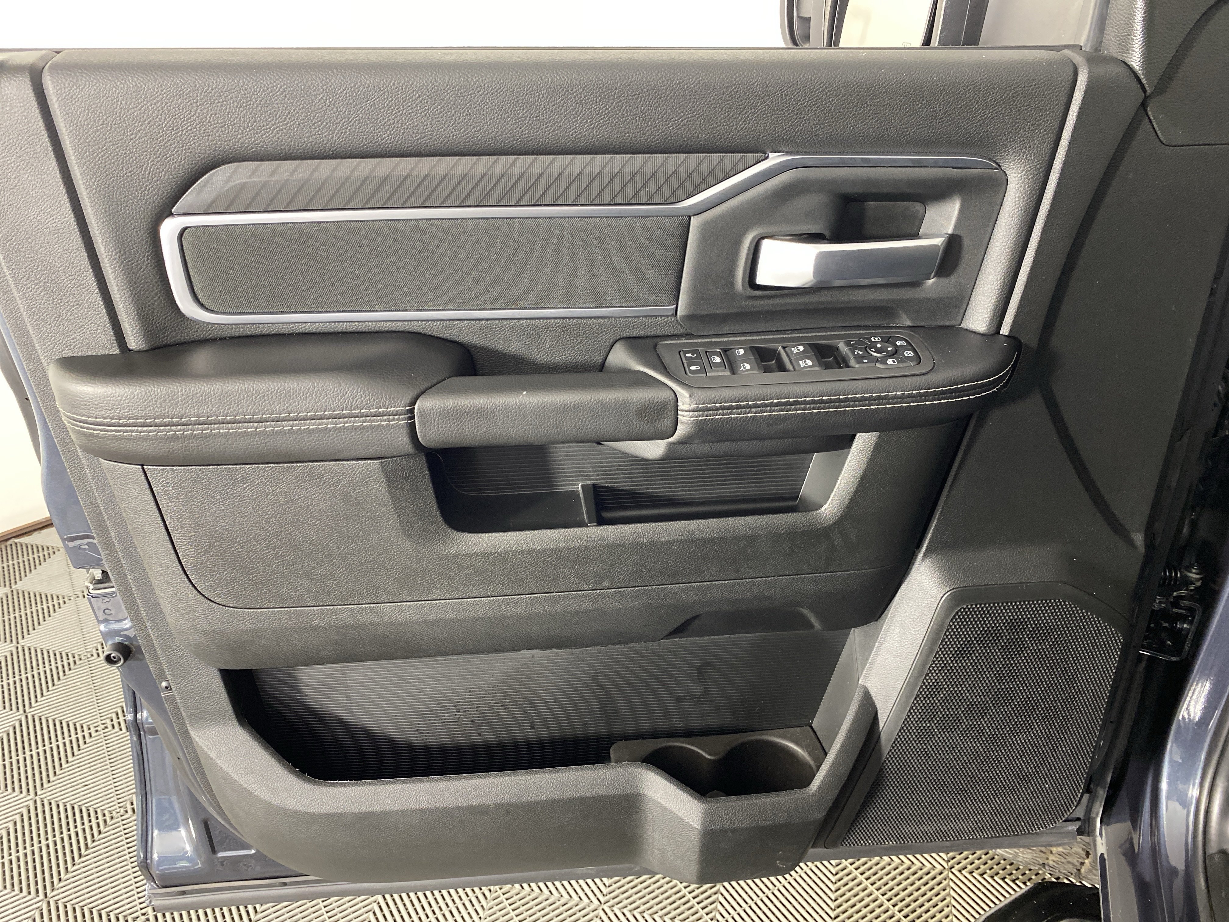 Used 2025 RAM 2500 Big Horn AWD/4WD image 13