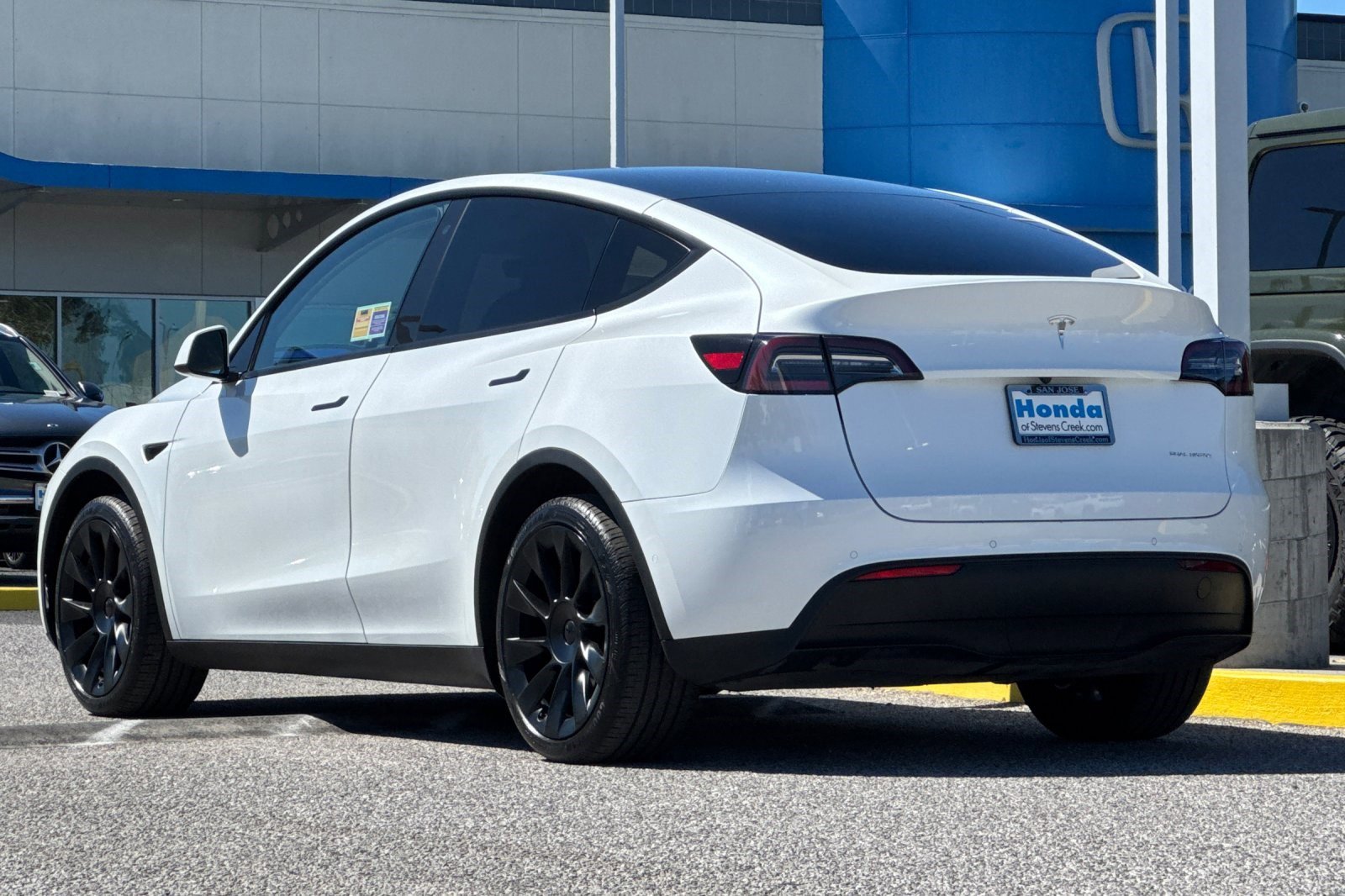 Used 2020 Tesla Model Y Long Range image 3