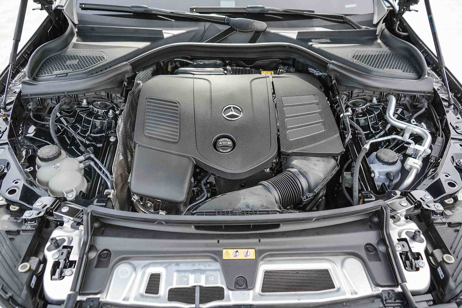 Used 2024 Mercedes-Benz GLC 300 4MATIC image 36