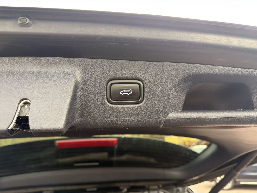 Used 2022 Hyundai Palisade Limited w/ Cargo Package image 14