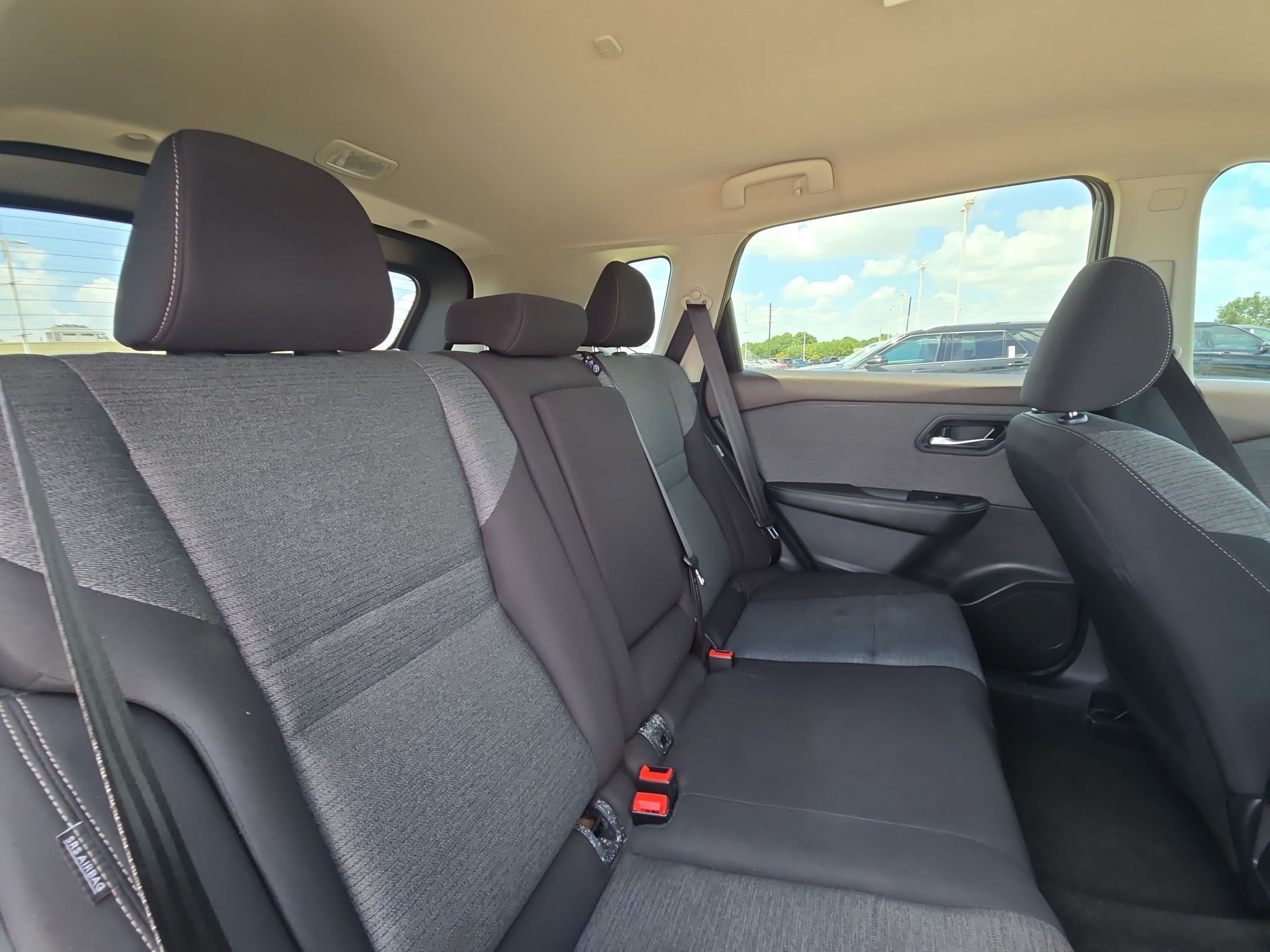 Used 2023 Nissan Rogue SV FWD image 31