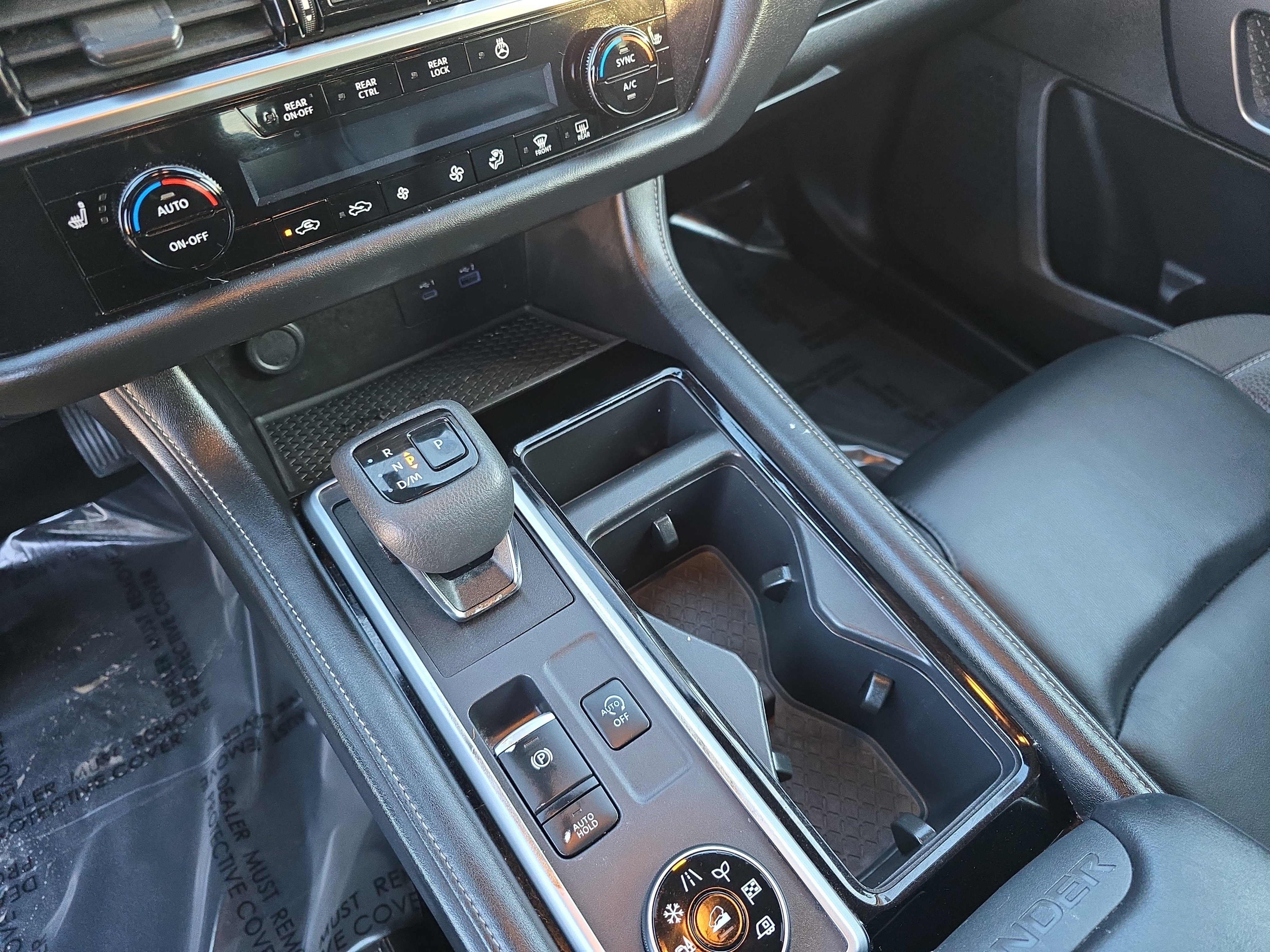 Used 2022 Nissan Pathfinder SL w/ SL Black Package image 27