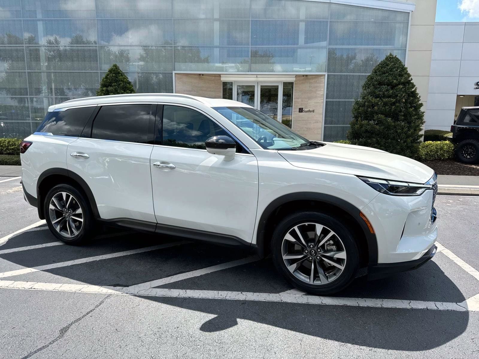 Used 2025 INFINITI QX60 Luxe w/ Cargo Package