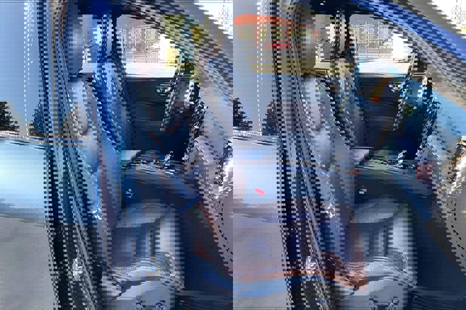 Used 2023 Volvo XC60 B5 Ultimate image 10