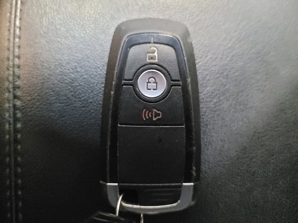 Used 2018 Ford Edge SEL w/ Equipment Group 201A AWD/4WD image 32