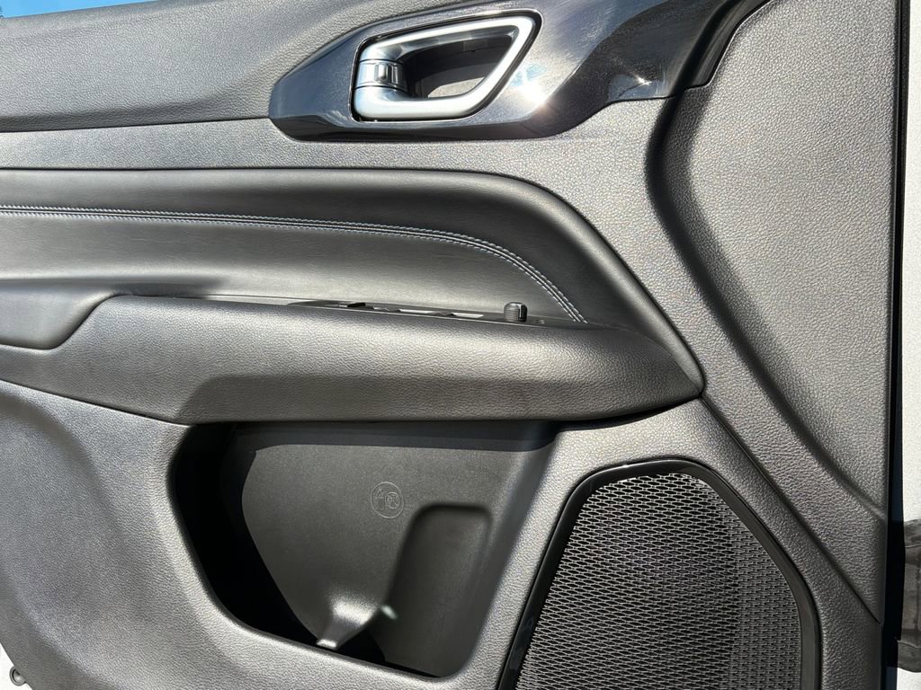 New 2026 Jeep Compass Latitude image 11