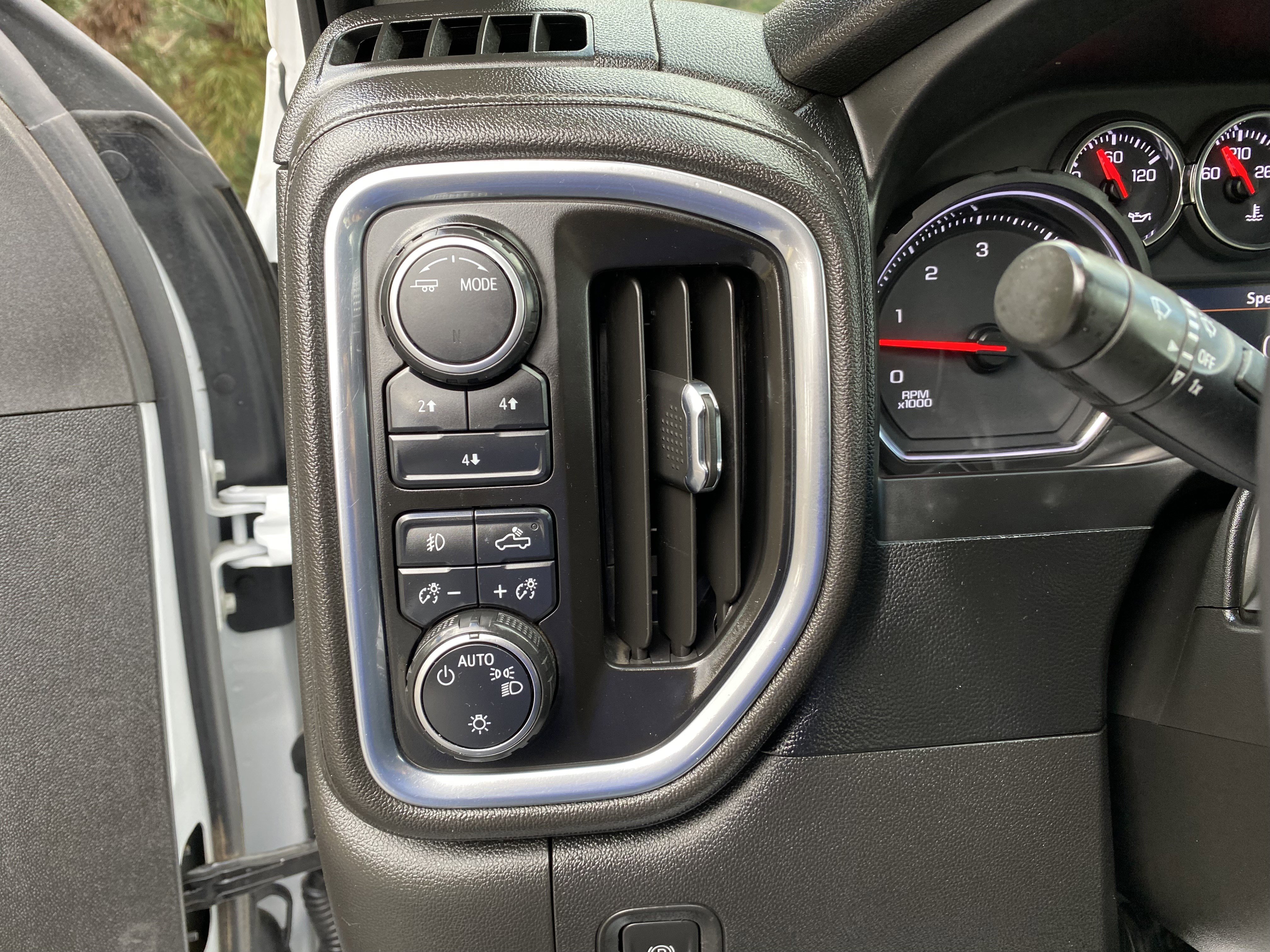 Used 2022 Chevrolet Silverado 2500 LT w/ Convenience Package image 18