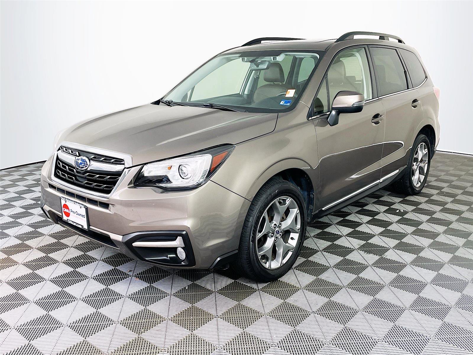 Used 2017 Subaru Forester 2.5i Touring AWD/4WD image 3