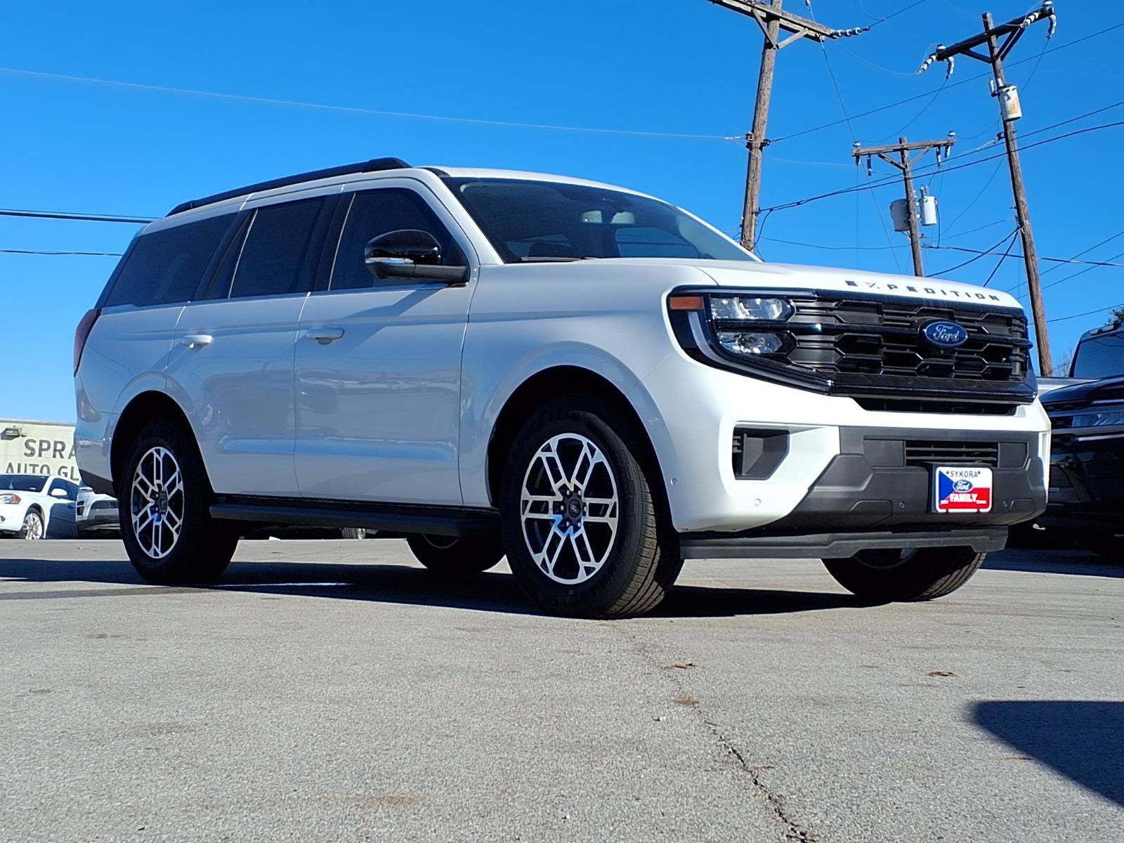 New 2025 Ford Expedition Active image 3