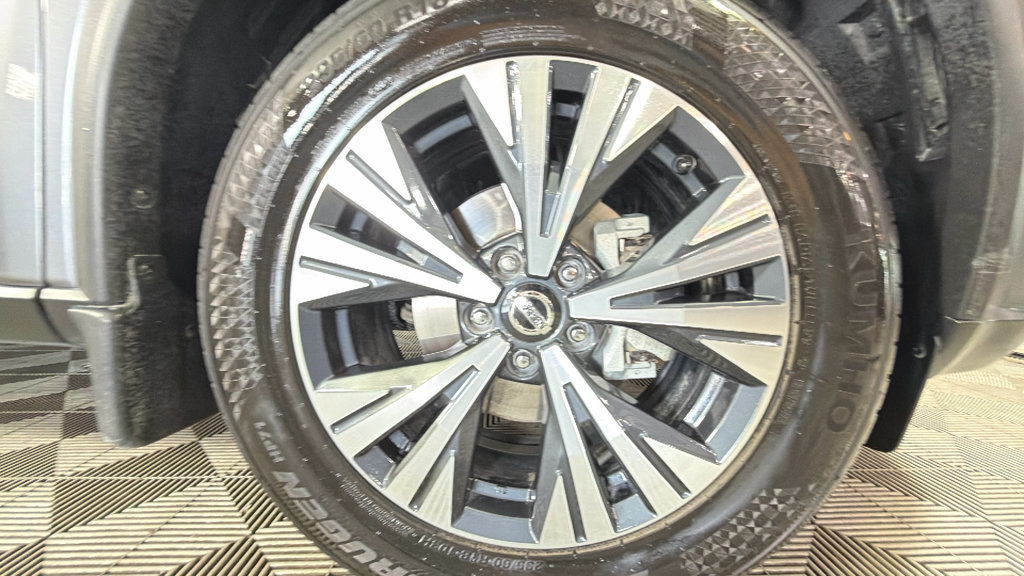 Used 2021 Nissan Rogue SV FWD image 35