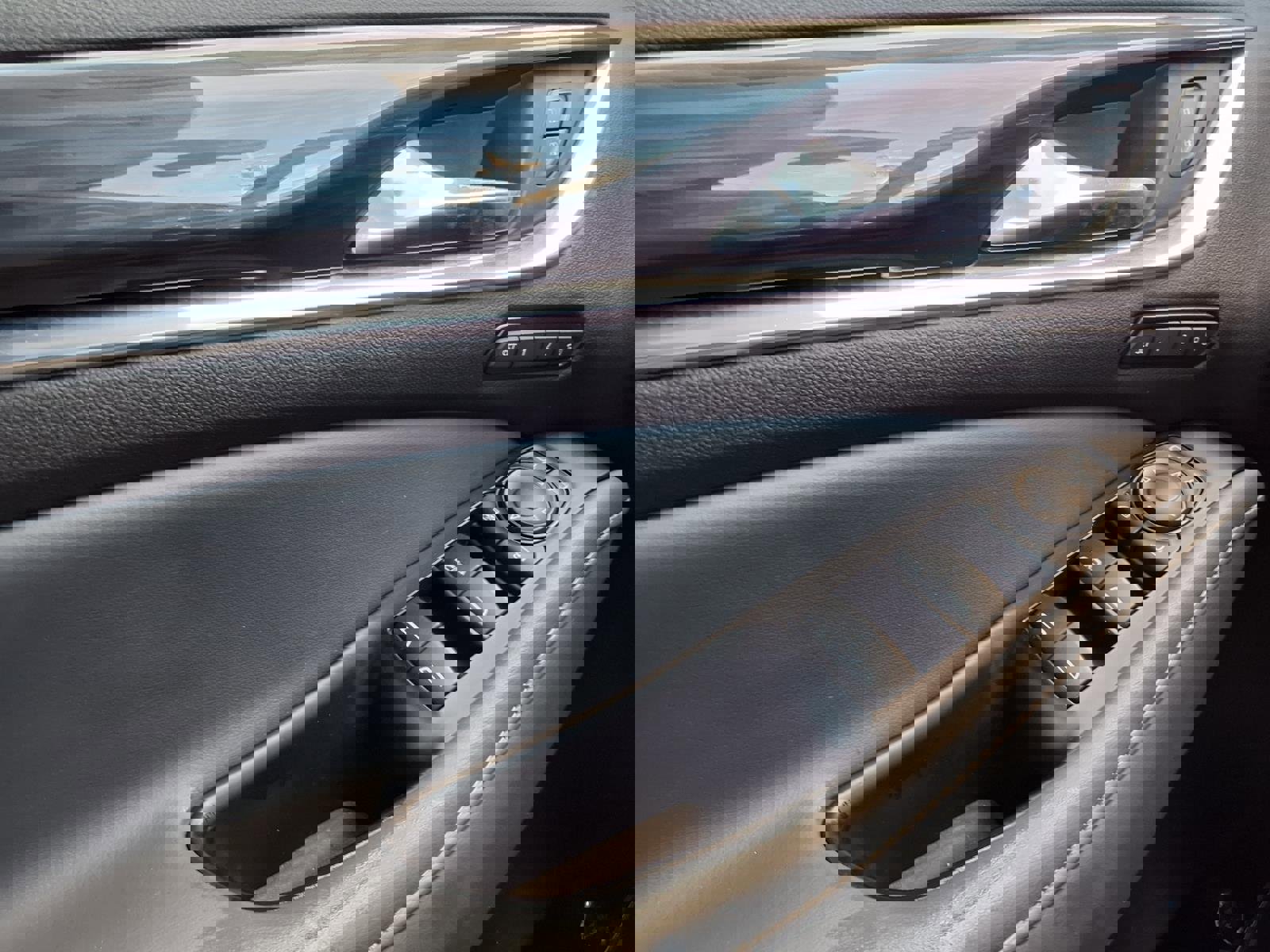 Used 2024 Buick Enclave Premium FWD image 21